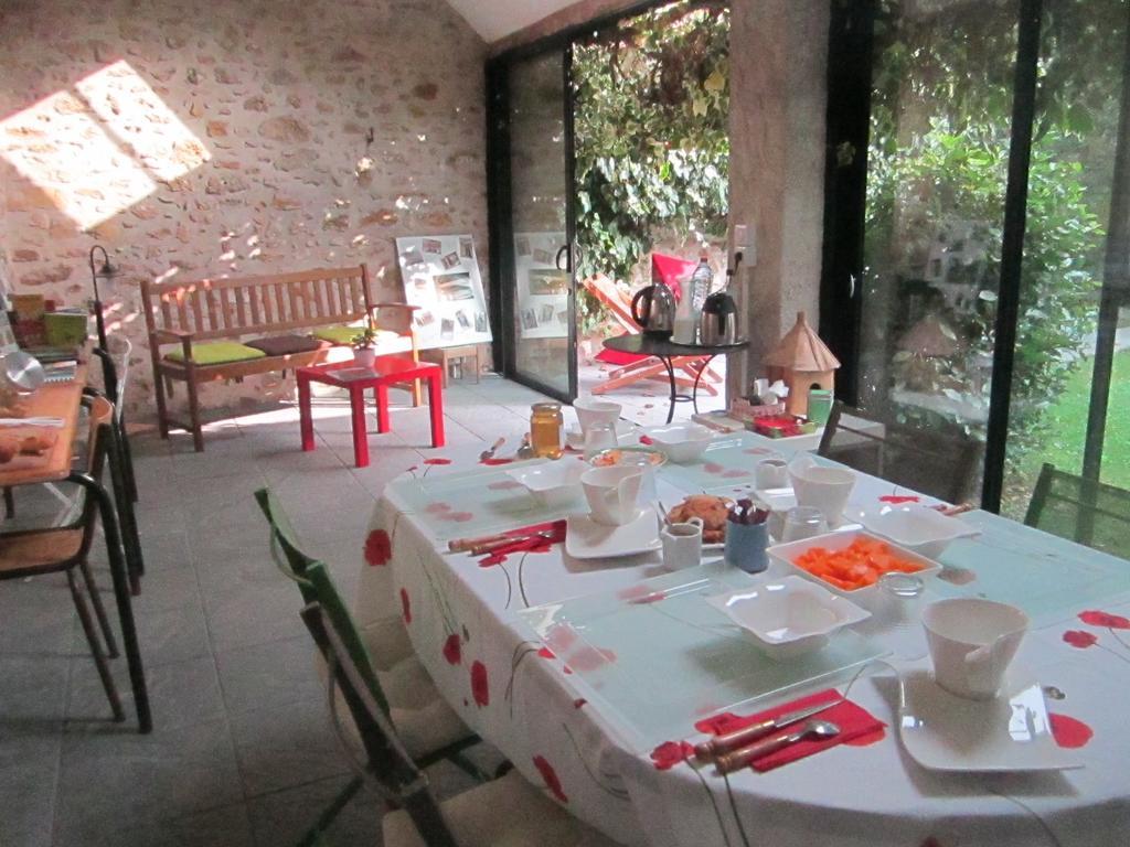 Le Nid D'Hirondelles Bed & Breakfast Perthes-en-Gatinais Luaran gambar